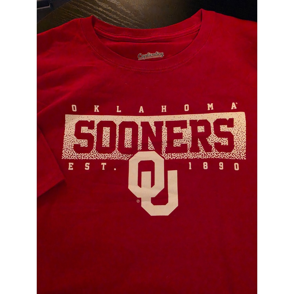 Captivating Oklahoma Sooners T-Shirt Mens XL Crimson Red OU Graphic Tee Cotton